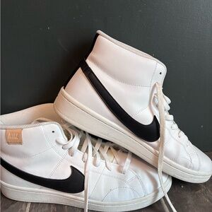 Nike White and Black High-Tops